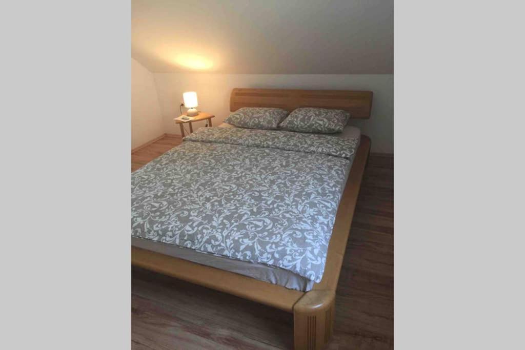 אמשטטן Haus Mit 3 Schlafzimmer Und Garten מראה חיצוני תמונה