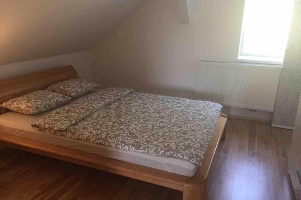 אמשטטן Haus Mit 3 Schlafzimmer Und Garten מראה חיצוני תמונה