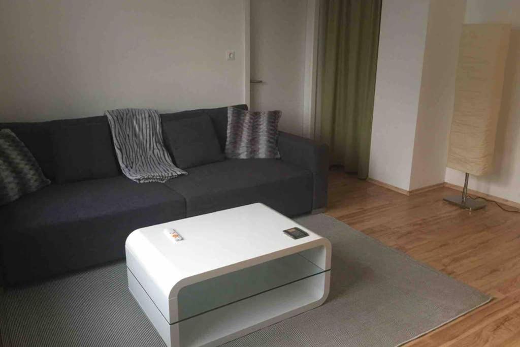 אמשטטן Haus Mit 3 Schlafzimmer Und Garten מראה חיצוני תמונה