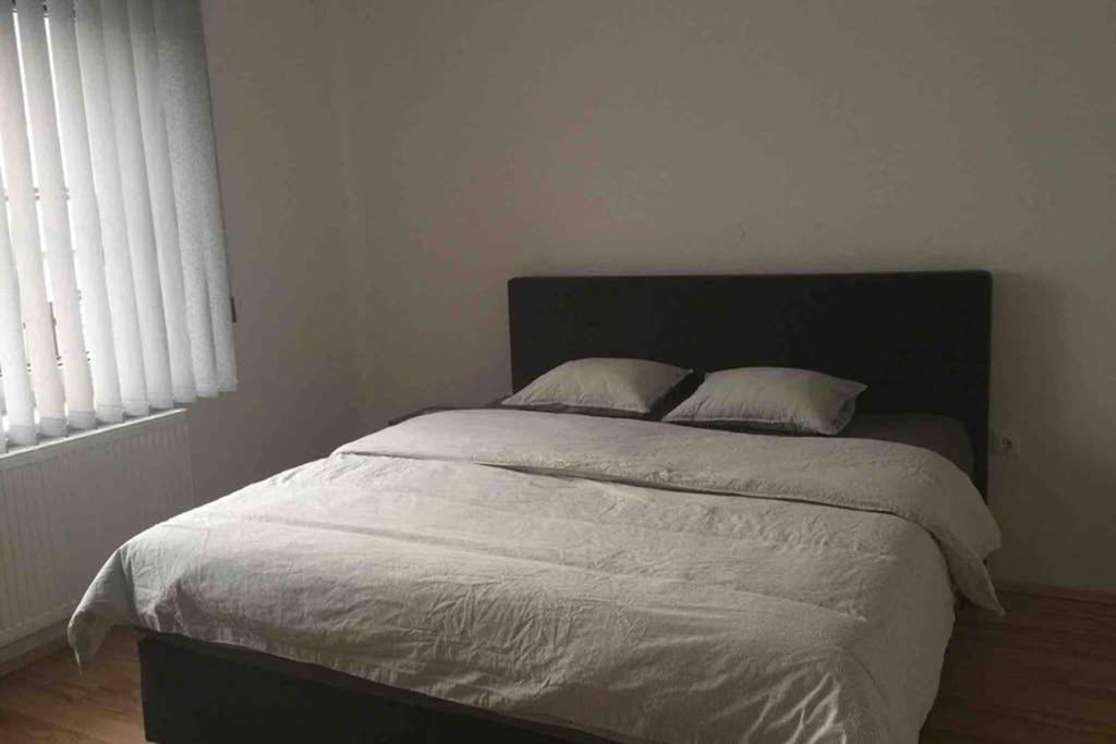 אמשטטן Haus Mit 3 Schlafzimmer Und Garten מראה חיצוני תמונה