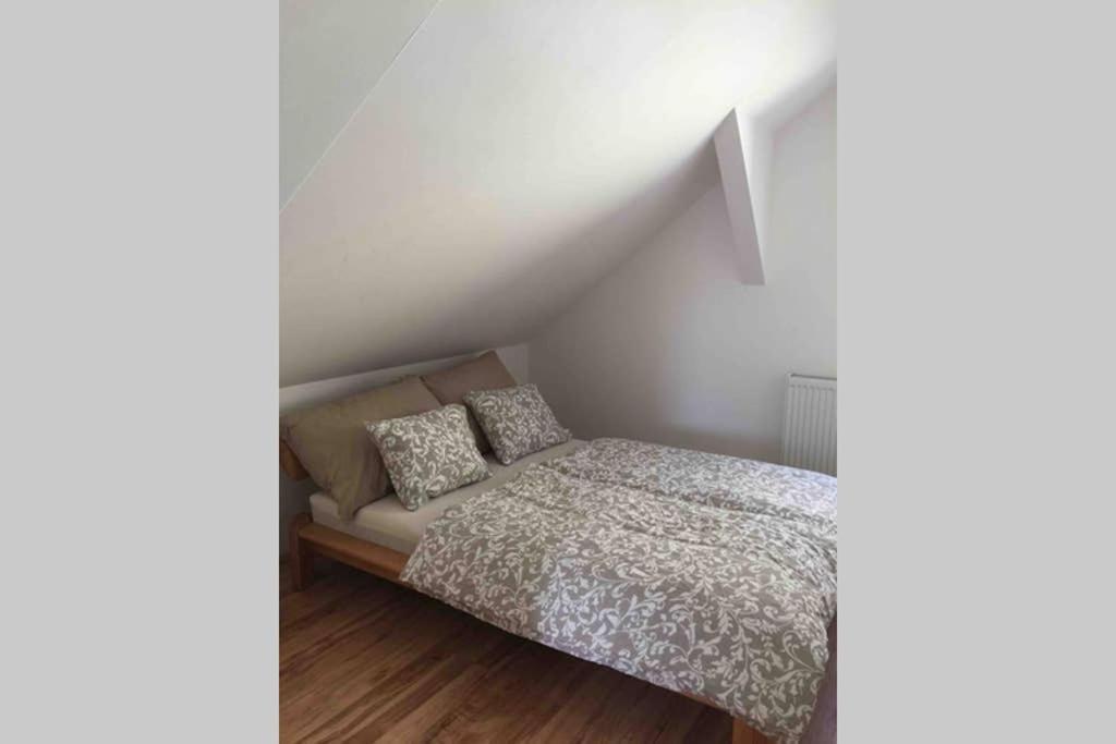 אמשטטן Haus Mit 3 Schlafzimmer Und Garten מראה חיצוני תמונה